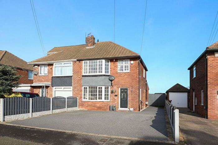 3 Bedroom Semi Detached House For Sale In Hollys House Road, Ravenfield, S65