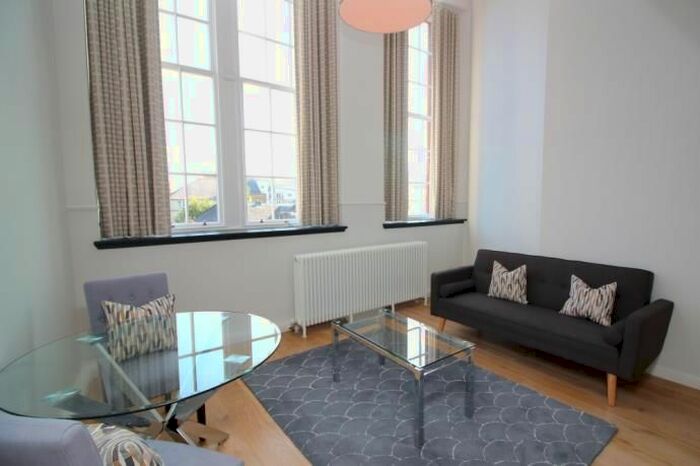 1 Bedroom Flat To Rent In Flat, Mcdonald Road, Edinburgh, EH7