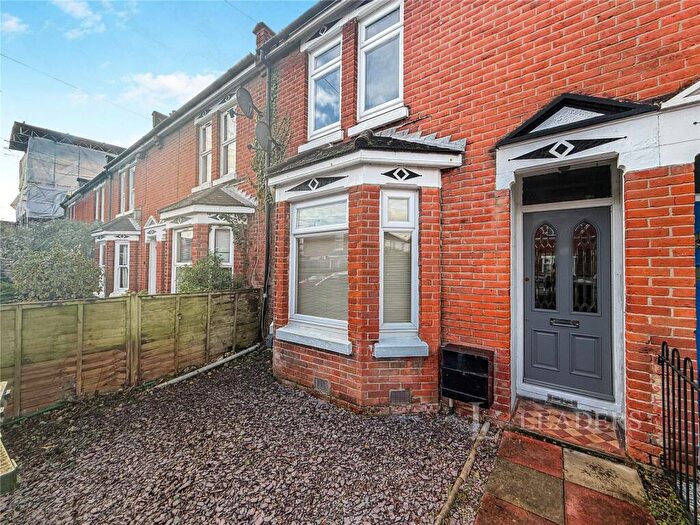 3 Bedroom Terraced House To Rent In George Street, SO50