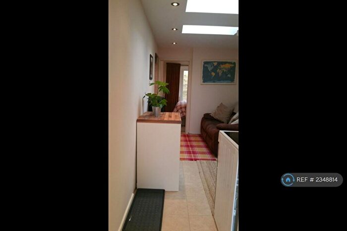 1 Bedroom Flat To Rent In Bushy Hill Drive, Guildford, GU1