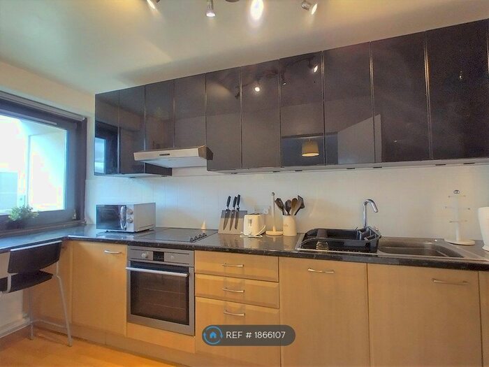 2 Bedroom Maisonette To Rent In Gilcomstoun Land, Aberdeen, AB10
