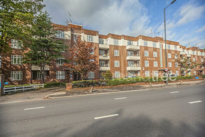 4 Bedroom Flat To Rent In Brook Lodge, North Circular Road, Golders Green, NW11