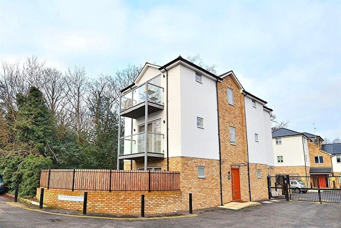 1 Bedroom Apartment To Rent In Grove Road, South Woodford, E18