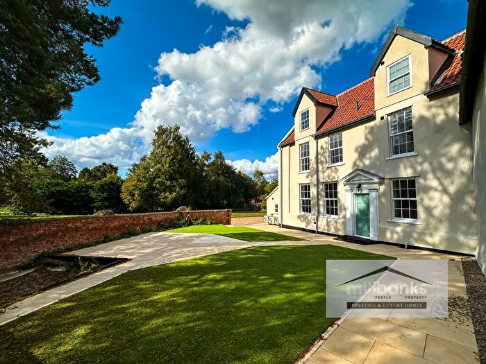 4 Bedroom Semi-Detached House For Sale In Old Becclesgate, Dereham, Norfolk, NR19