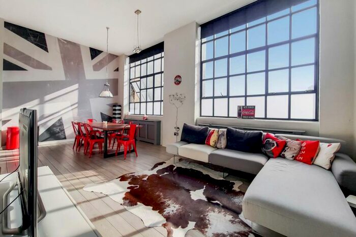 2 Bedroom Flat To Rent In Asylum Road, Peckham, London, SE15