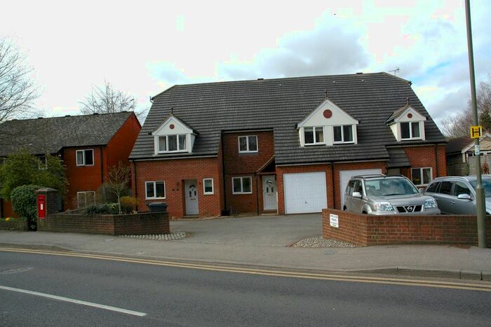 3 Bedroom Property To Rent In Charterhouse Road, Godalming, GU7