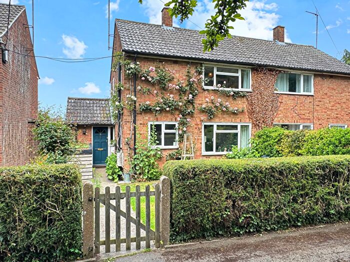 2 Bedroom Semi-detached House For Sale In Chestnut Close, Haslingfield, CB23