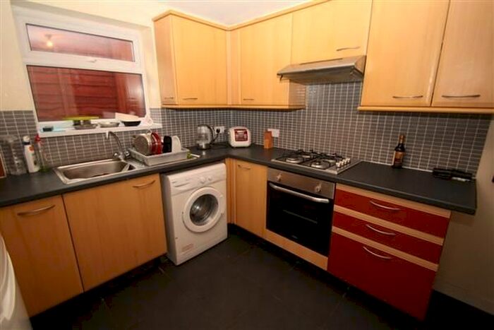 4 Bedroom Terraced House To Rent In Queen Street, Treforest CF37