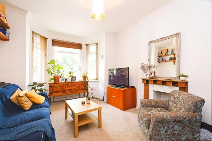 1 Bedroom Flat To Rent In Norwood Road, London, SE24