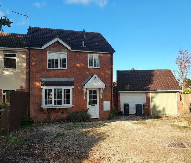 3 Bedroom Semi-Detached House To Rent In Crown Close, Chippenham, SN15