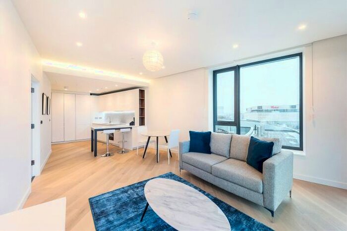 1 Bedroom Flat To Rent In Wood Crescent, Television Centre, White City, London, W12