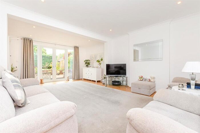 3 Bedroom Detached Bungalow For Sale In New Road, Meopham, Kent, DA13