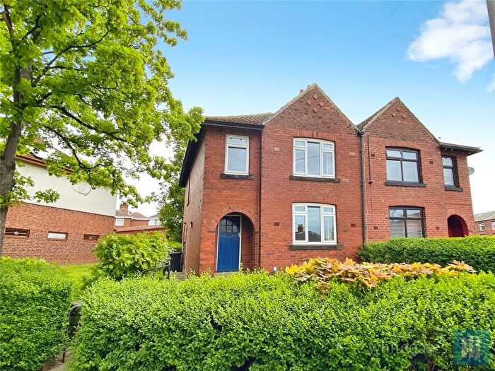 3 Bedroom Semi-detached House For Sale In Ravenshouse Road, Dewsbury, WF13