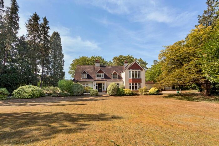 6 Bedroom Detached House To Rent In Winchester Hill, Romsey, SO51