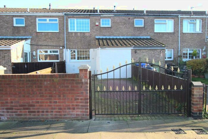 3 Bedroom Terraced House To Rent In Columbus Way, Grimsby, DN33