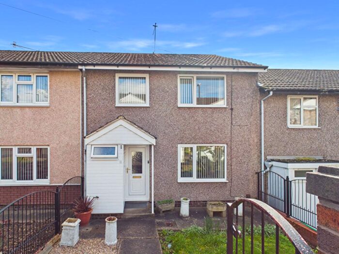 3 Bedroom Town House For Sale In Teak Close, Nottingham, NG3