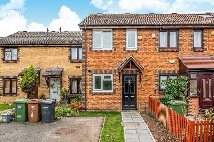 2 Bedroom Terraced House For Sale In Southerngate Way, London, SE14