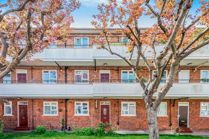 1 Bedroom Flat To Rent In Renmuir Street, SW17