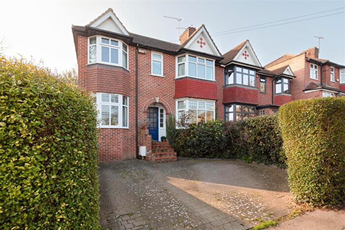 4 Bedroom Semi Detached House For Sale In Abbotsford Gardens, Woodford Green, IG8