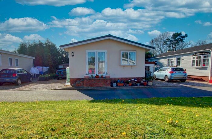 2 Bedroom Park Home For Sale In Spinney Caravan Park, Ashby Road, Sinope, LE67