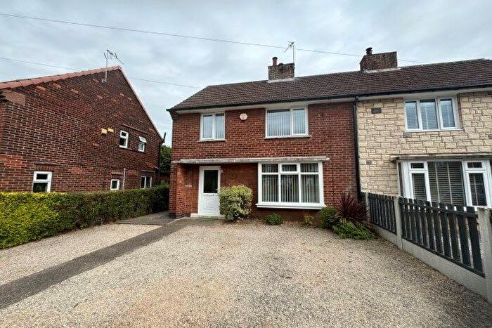 3 Bedroom Semi-Detached House To Rent In Dale Close, Mansfield, NG20