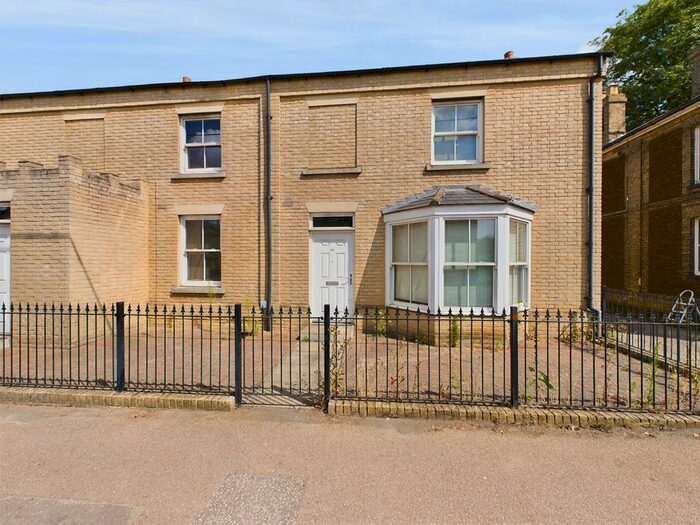 1 Bedroom Flat To Rent In Railway Road, Downham Market, PE38