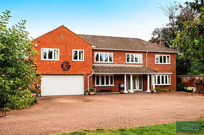 6 Bedroom Detached House For Sale In Hythe Orchard, Lutterworth, Leicestershire, LE17