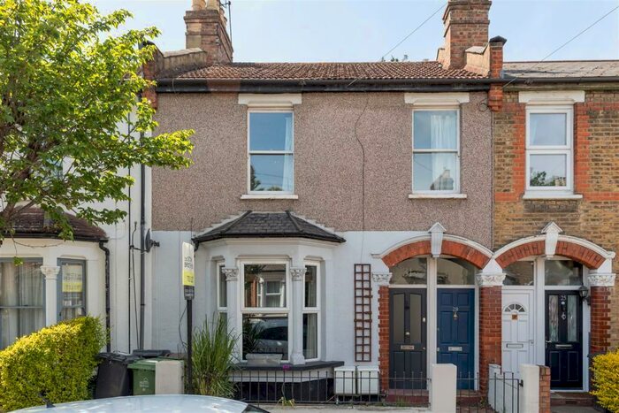 2 Bedroom Apartment To Rent In Brighton Avenue, Walthamstow, E17