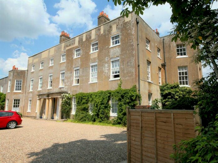 2 Bedroom Apartment To Rent In Old Bath Road, Newbury, RG14