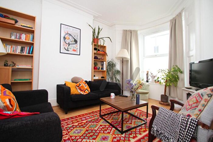 4 Bedroom Terraced House To Rent In Charteris Road, Finsbury Park, London, N4