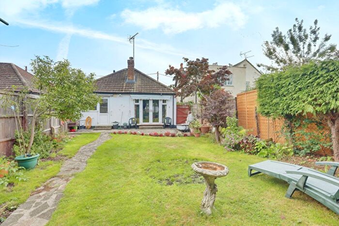 2 Bedroom Detached Bungalow For Sale In Cedar Road, Benfleet, SS7
