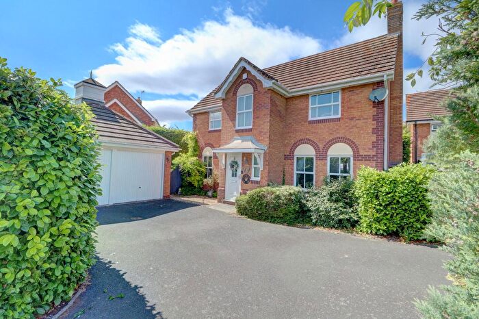 4 Bedroom Detached House For Sale In Corfe Avenue, Worcester., WR4