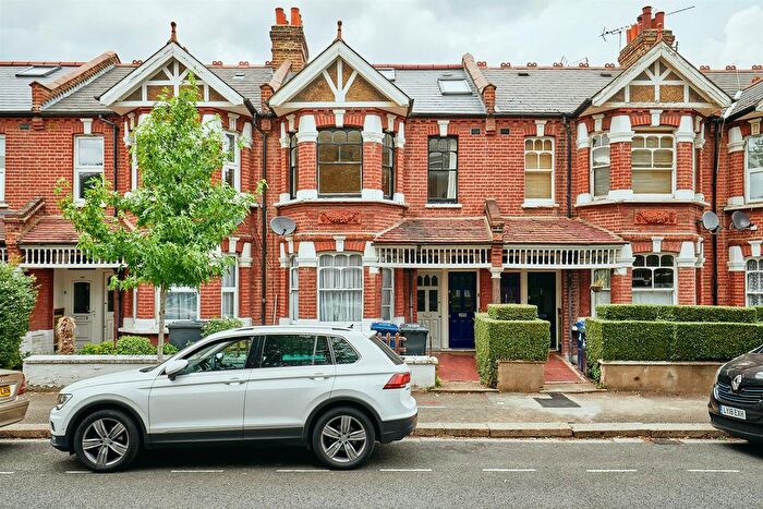3 Bedroom Maisonette To Rent In Valetta Road, Acton, W3