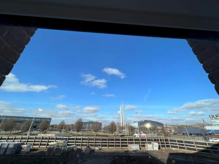 2 Bedroom Flat To Rent In Festival Court, Glasgow, G51