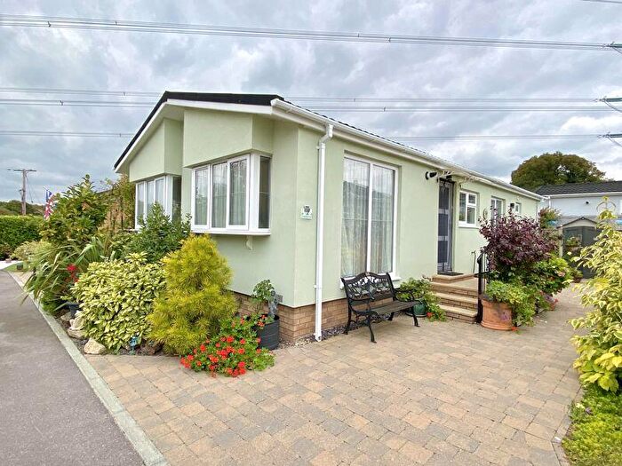 2 Bedroom Park Home For Sale In Wickham Court, Southwick Road, North Boarhunt, PO17