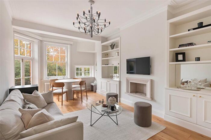 2 Bedroom Flat For Sale In Primrose Mansions, Prince Of Wales Drive, Battersea, London, SW11
