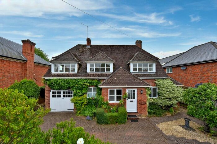 4 Bedroom Detached House To Rent In Mill Road, Marlow, Buckinghamshire, SL7