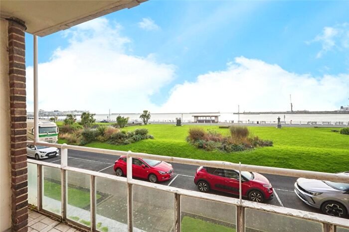 2 Bedroom Flat For Sale In The Gateway, Dover, Kent, CT16