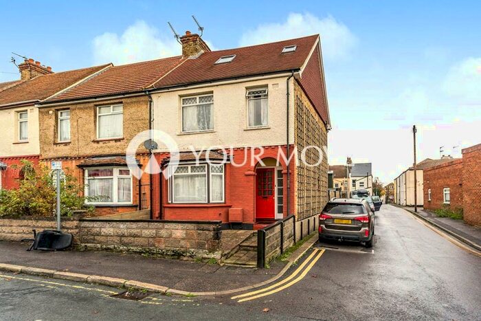 1 Bedroom Terraced House To Rent In Strover Street, Gillingham, Kent, ME7