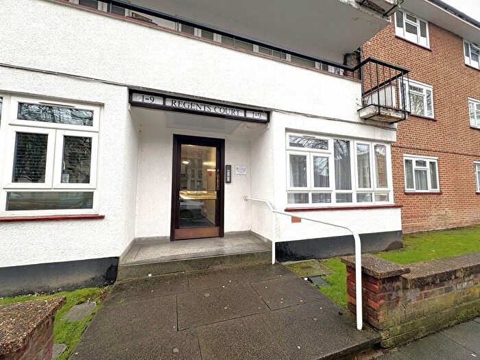 2 Bedroom Flat For Sale In Regents Court, Stonegrove, Edgware, HA8