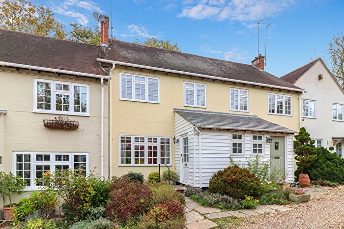 3 Bedroom Terraced House For Sale In Grove Mill Lane, Watford, WD17