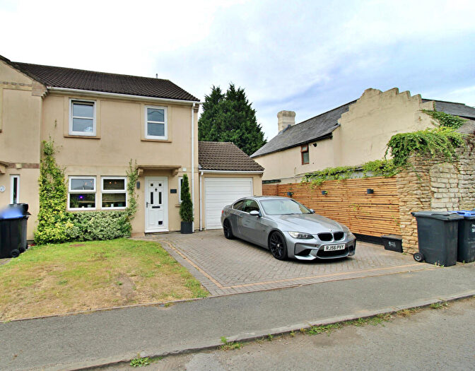 3 Bedroom End Of Terrace House For Sale In Shurnhold, Melksham, Wiltshire, SN12