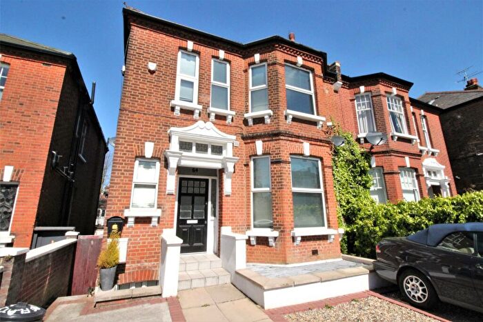 2 Bedroom Flat To Rent In Minster Road, West Hampstead, London, NW2