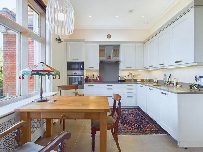 2 Bedroom Duplex For Sale In Stane Street, Billingshurst, West Sussex, RH14