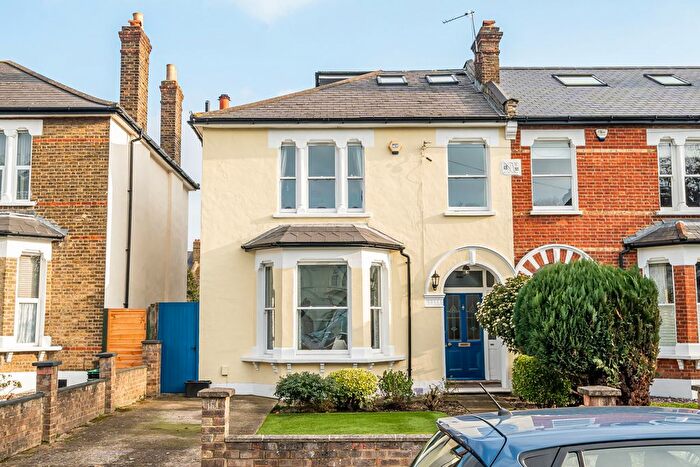 5 Bedroom Semi-Detached House For Sale In Wheathill Road, London, SE20
