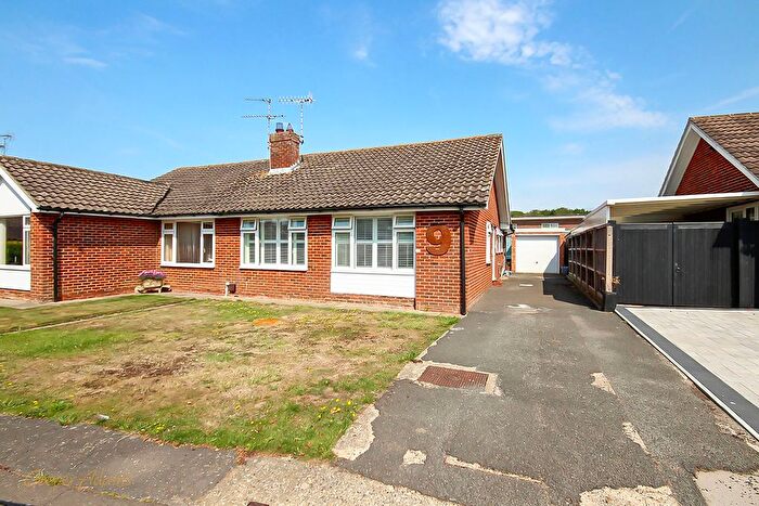3 Bedroom Semi Detached Bungalow For Sale In Furzefield Close, Angmering, BN16