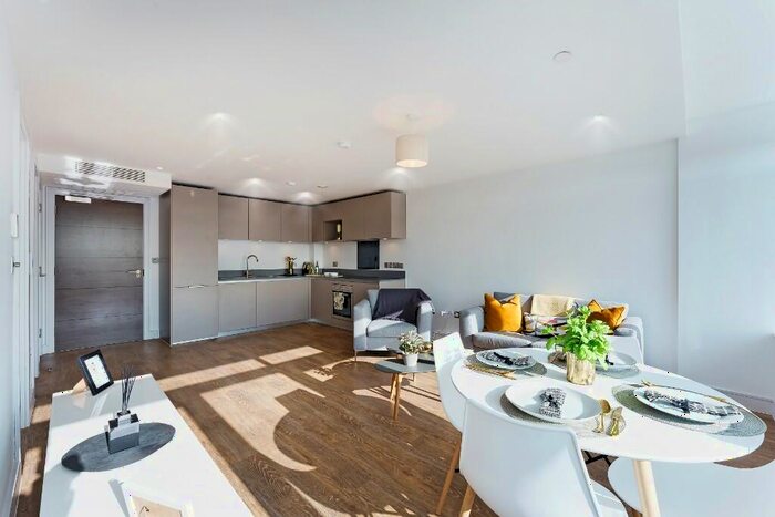 1 Bedroom Flat To Rent In Ewell Road, Surbiton, Surrey, KT6