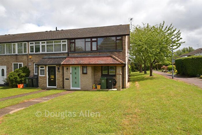 4 Bedroom End Of Terrace House For Sale In Raphaels, Basildon, Essex, SS15