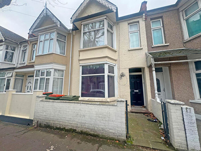 4 Bedroom Terraced House For Sale In Caledon Road, London, E6