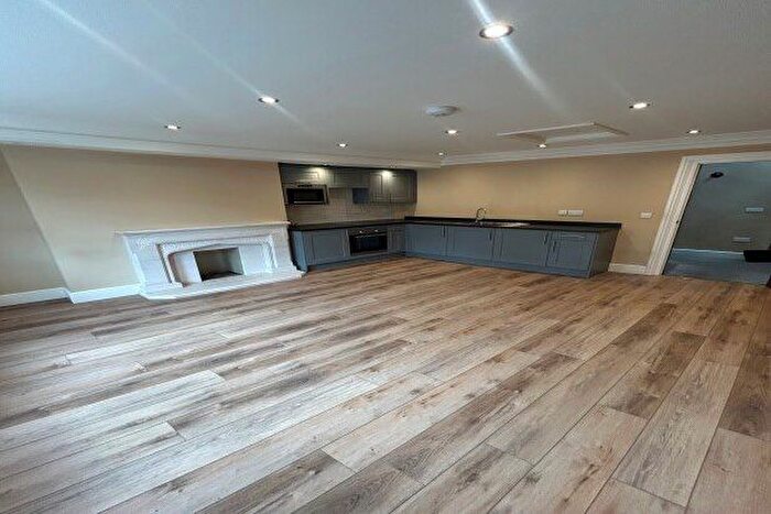 2 Bedroom Flat To Rent In High Street, Maldon, CM9